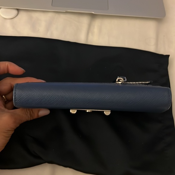 Parada Saffiano lock leather flap wallet with chain card - Picture 12 of 16